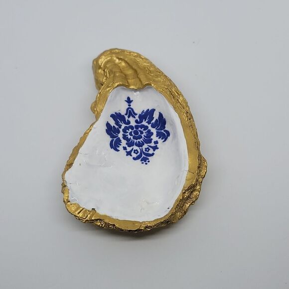 Filigree Oystershell ring holder/ trinket tray - Picture 2 of 6